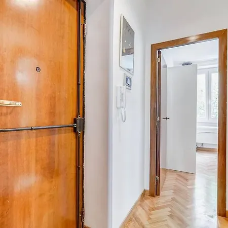 Appartement Luminous Few Steps From Piazza Navona Rome